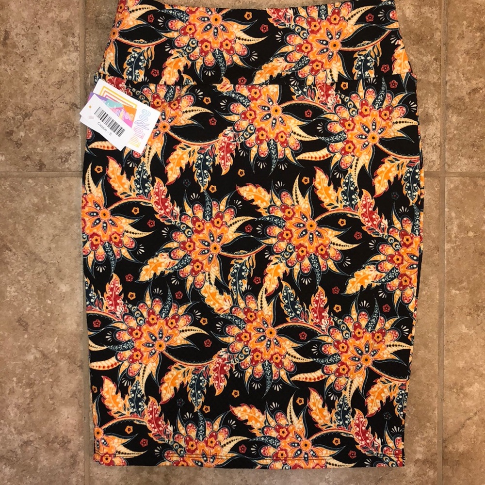 Lularoe Cassie size SMALL NEW WITH TAGS!!